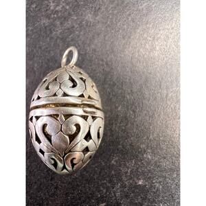 Vintage Sterling Silver Filigree Locket Pendant Charm Openwork Keepsake Box